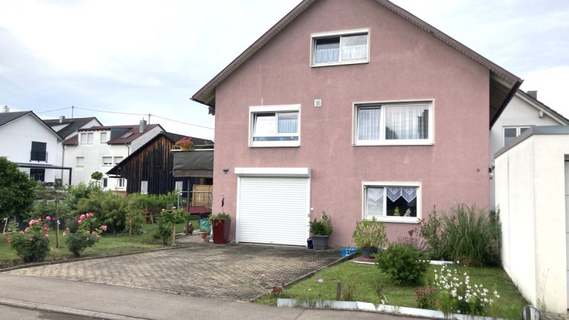 Perfekte Wohnlage! Modernisiertes Einfamilienhaus in herrlicher Südausrichtung, Bild 2