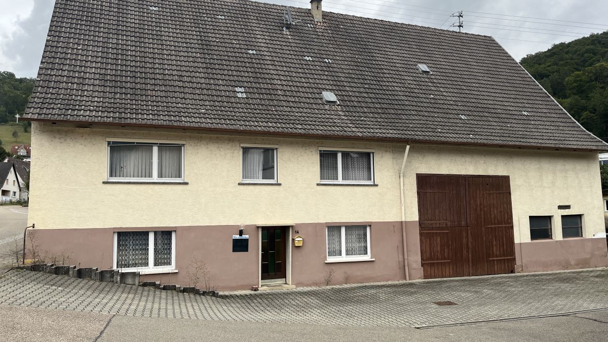 Großzügiges Wohnhaus mit Scheune und großem Grundstück direkt im Ortskern