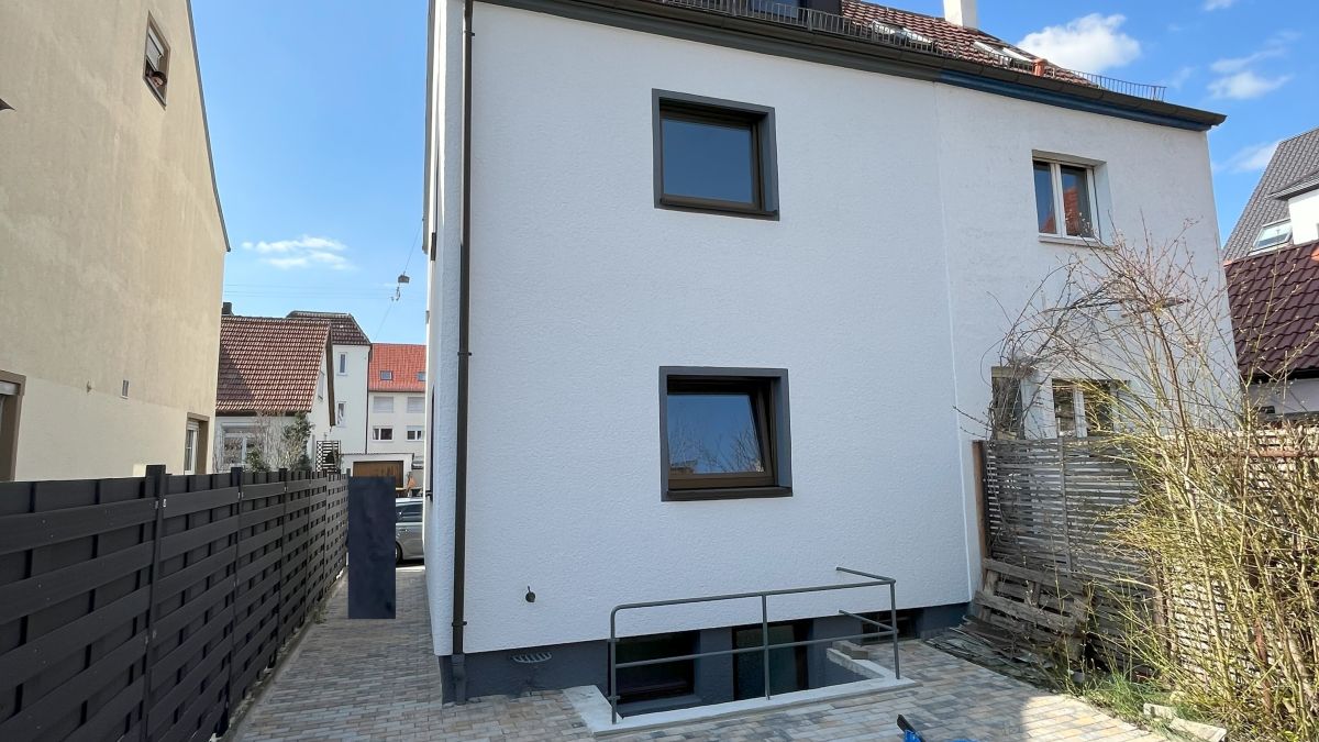 Kapitalanlager aufgepasst! Sanierte Doppelhaushälfte, ideal für eine WG-Vermietung geeignet