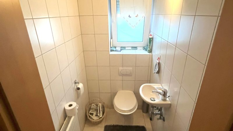 Top gepflegtes Doppelhaus mit zwei Wohneinheiten und zusätzlichem Ausbaupotenzial in ruhiger Wohnlage, Bild 9