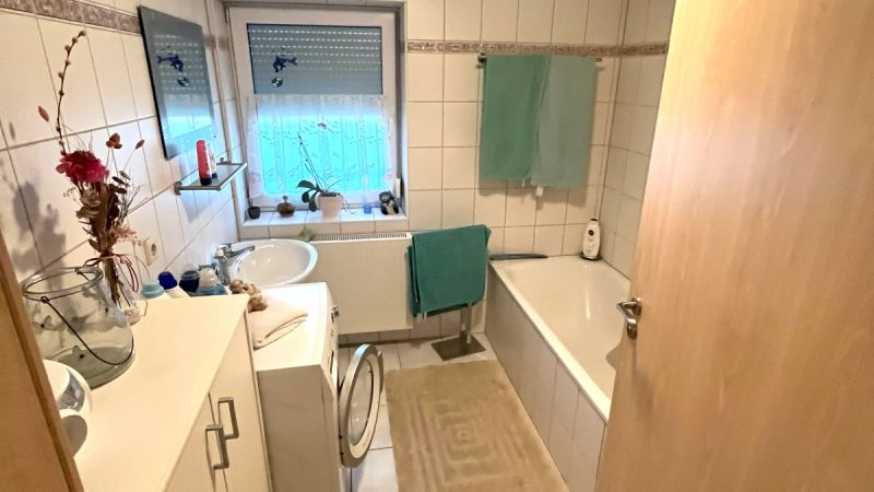 Top gepflegtes Doppelhaus mit zwei Wohneinheiten und zusätzlichem Ausbaupotenzial in ruhiger Wohnlage, Bild 7