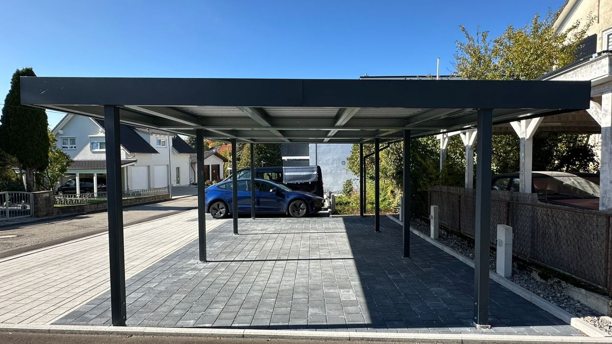 Überdachte PKW-Stellplätze