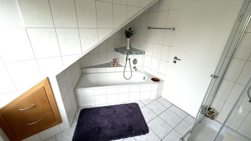 Top gepflegte Doppelhaushälfte mit viel Platz für die ganze Familie - modernes Wohnen in einmaliger Aussichtslage, Bild 11