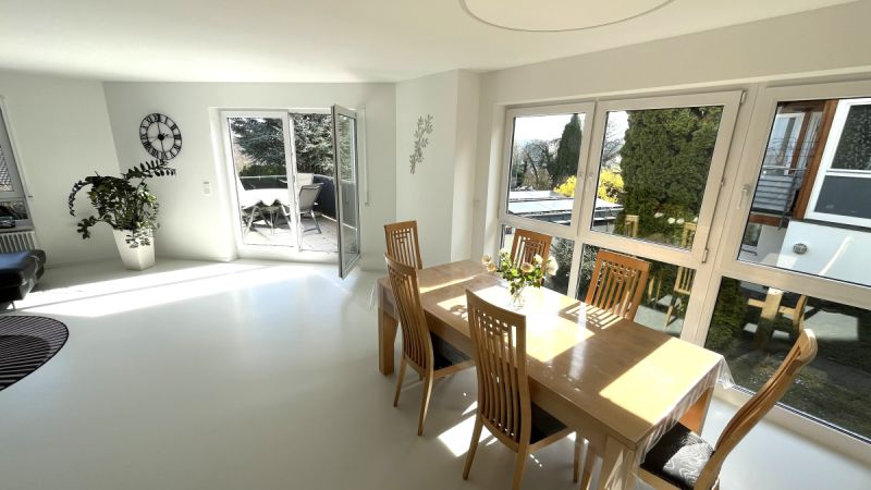 Top gepflegte Doppelhaushälfte mit viel Platz für die ganze Familie - modernes Wohnen in einmaliger Aussichtslage, Bild 8