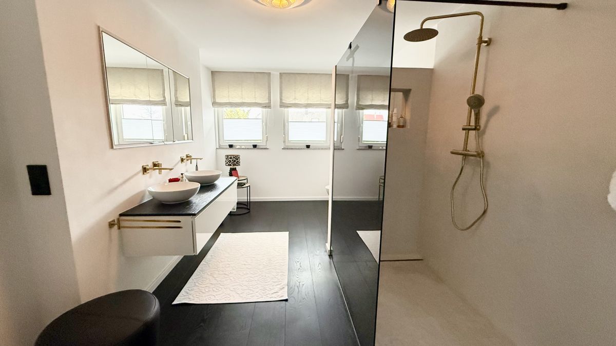 Modernes Bad mit Liebe zum Detail, Bild 2