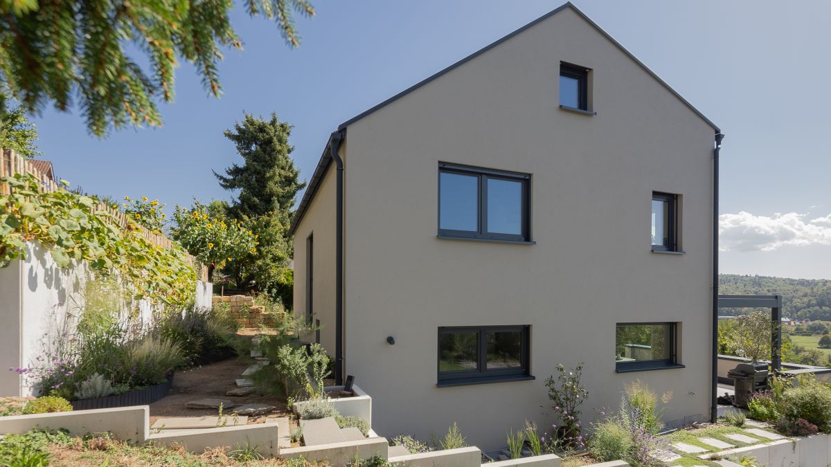 Haus bauen in Tübingen - Familienfreundliches Massivhaus in Hanglage, Bild 2