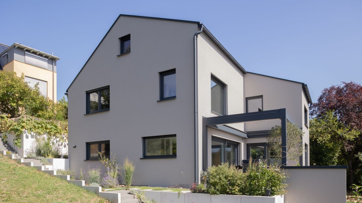Haus bauen in Tübingen - Familienfreundliches Massivhaus in Hanglage, Bild 1